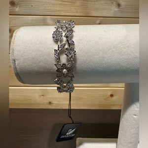 BNWT silver Swarovski crystal bracelet with pearls.